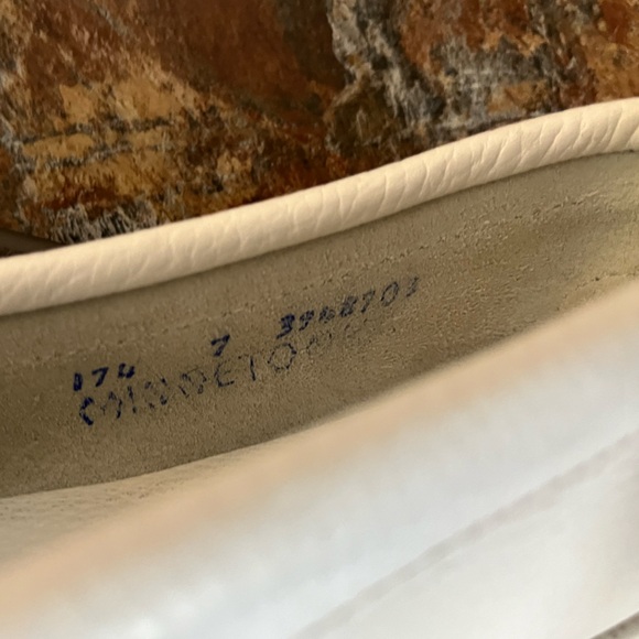 Women’s Minnetonka Moccasin white beaded thunderbird Animiki hard sole. Size 7 - Picture 12 of 12